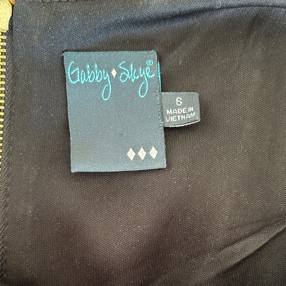 Gabby Skye Black & burgundy Patterned Fit & Flare Dress – Size 6 - Picture 8 of 8